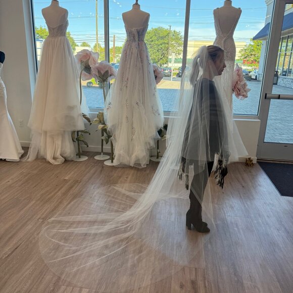 Plain 2 Tier Circular Chapel/Cathedral Veil main image 9
